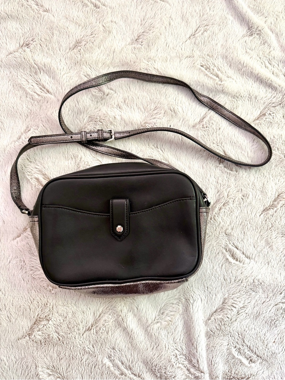 G.I.L.I. Y2K Vibe Genuine Leather Black Crossbody with Metallic Silver Accents